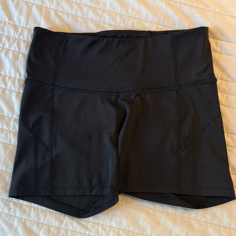 Athleta Black Ultimate Stash Shortie